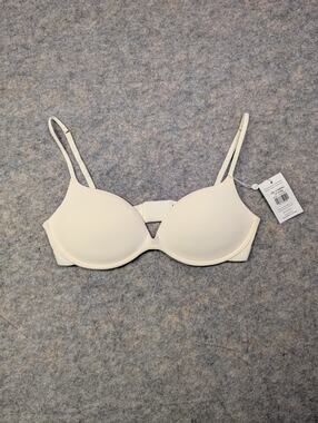 NWT Pepper Bra 40A Cream Zero G Lift Up Wirefree Wireless Back Closure